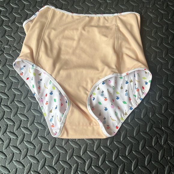 Bundle of kortni jeane swim bottoms - Picture 3 of 11